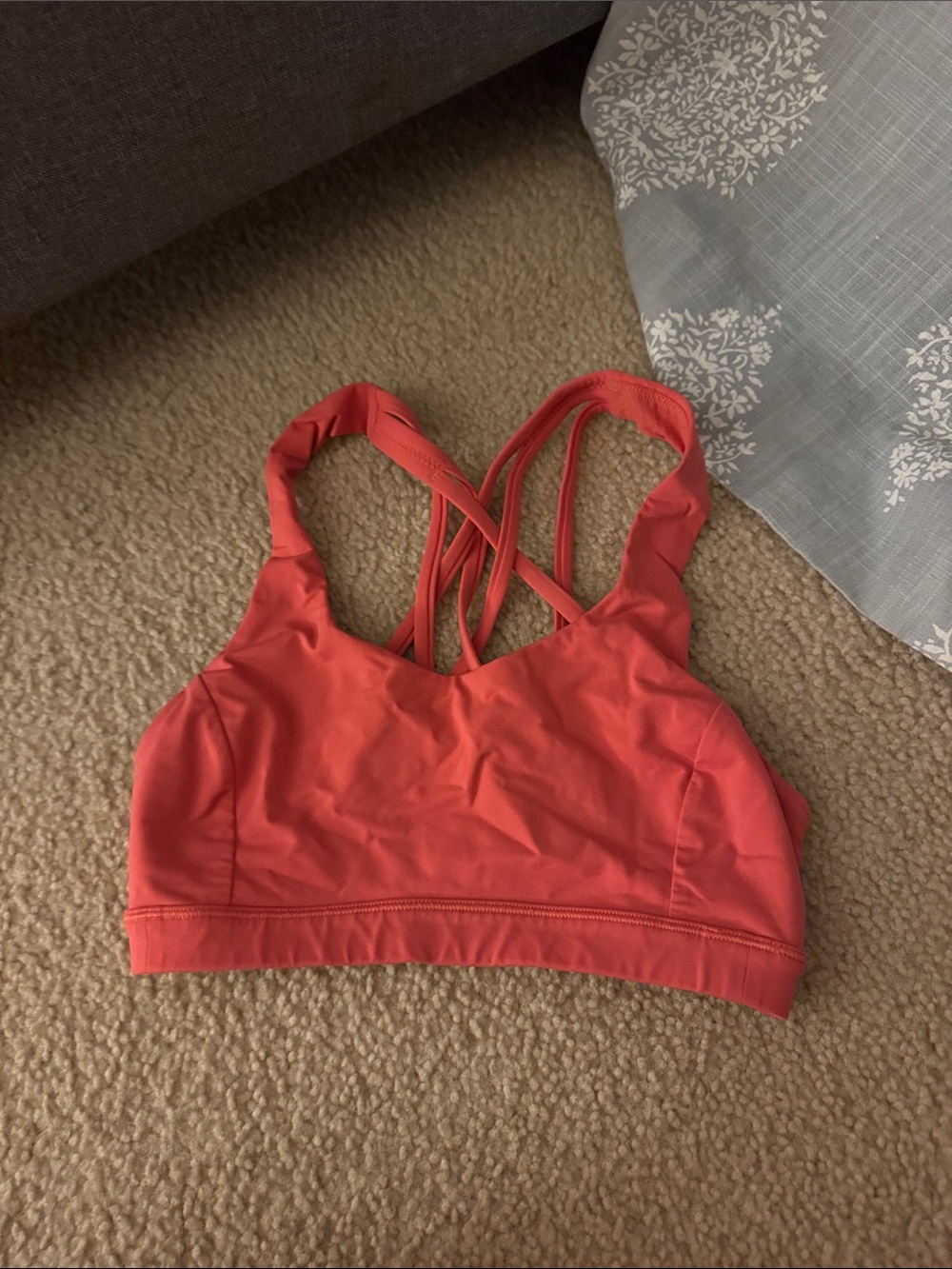 Lululemon sports bra size 4 pink